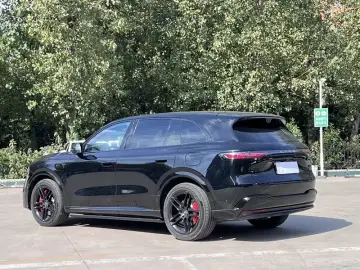 2026 Aito M6 с пробегом 4 000 км