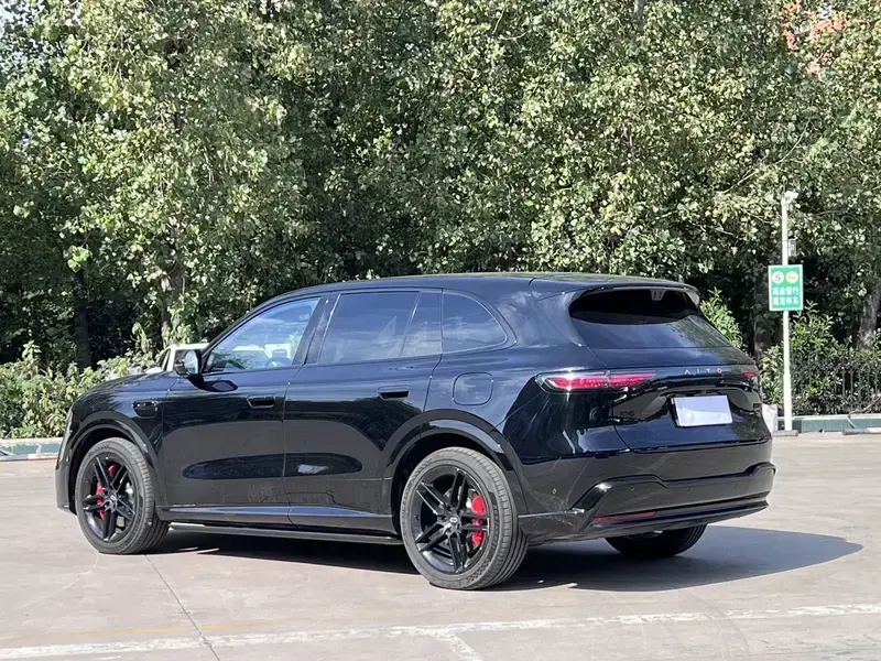 2026 Aito M6 с пробегом 4 000 км
