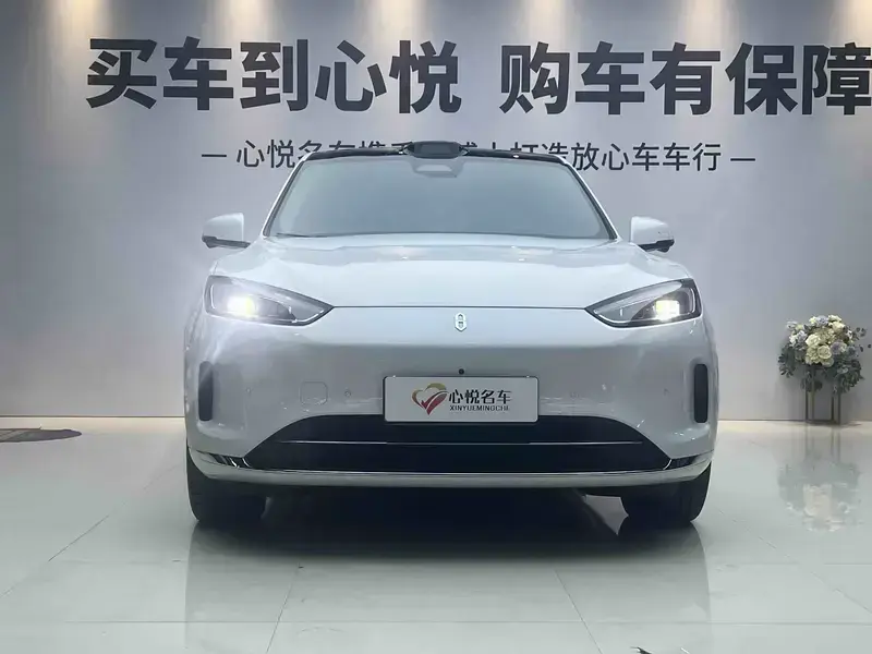 2025 Aito M5 с пробегом 14 000 км