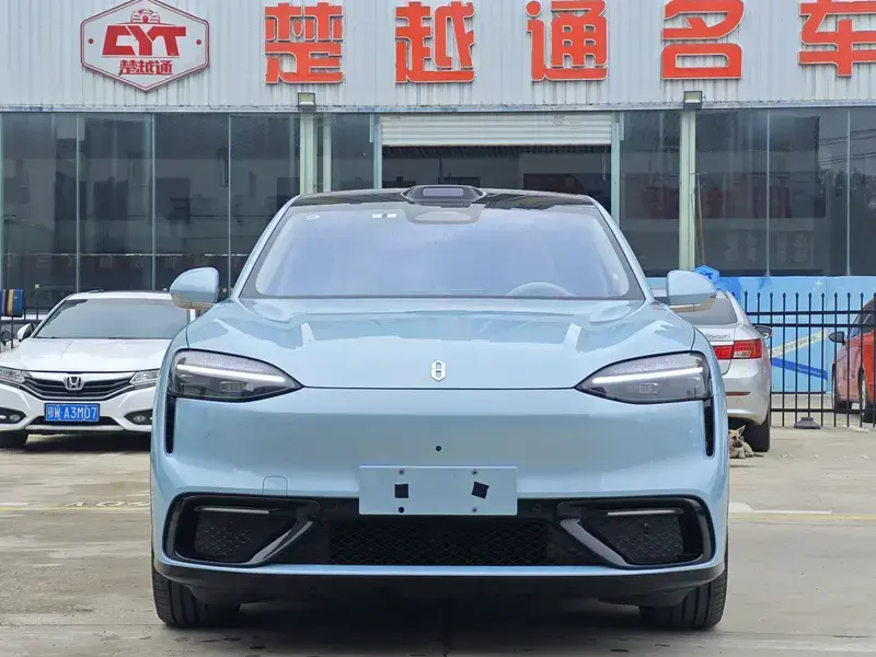 2026 Aito M6 с пробегом 7 000 км
