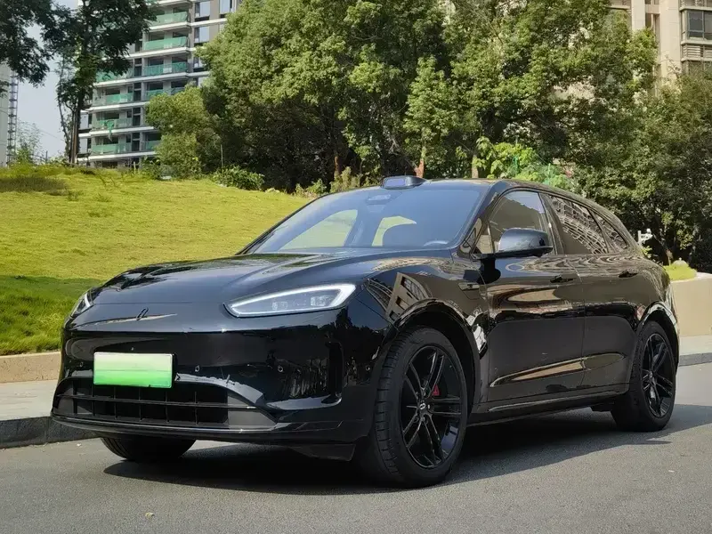 2025 Aito M5 с пробегом 11 000 км