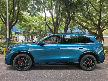 2026 Aito M6 с пробегом 4 000 км