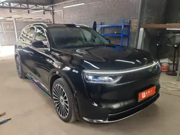 2025 Aito M8 с пробегом 29 400 км