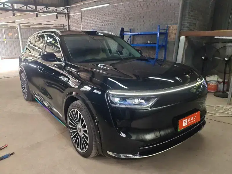 2025 Aito M8 с пробегом 29 400 км