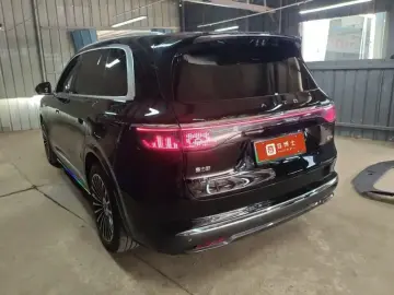 2025 Aito M8 с пробегом 29 400 км