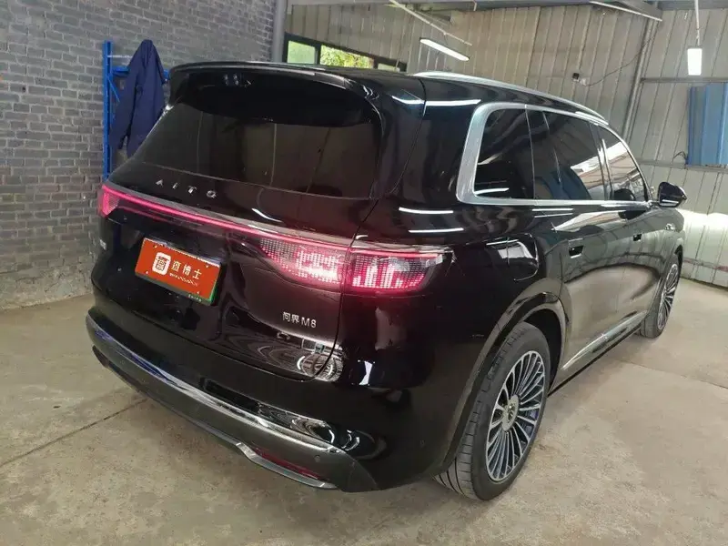 2025 Aito M8 с пробегом 29 400 км