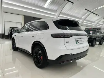 2026 Aito M6 с пробегом 12 400 км