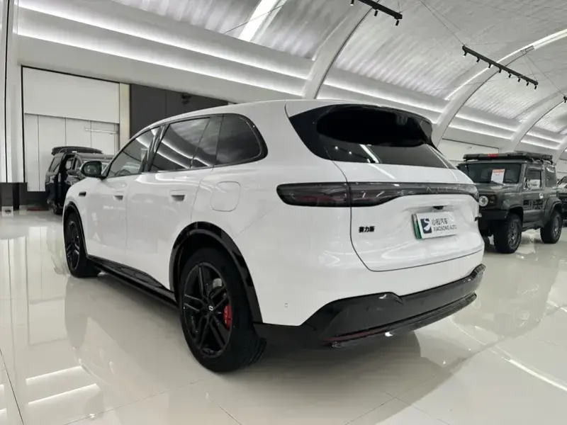 2026 Aito M6 с пробегом 12 400 км