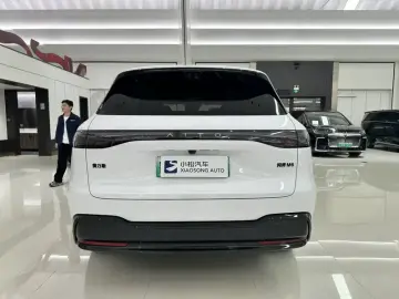 2026 Aito M6 с пробегом 12 400 км