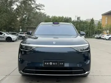 2025 Aito M8 с пробегом 25 000 км
