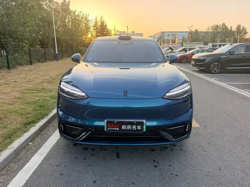 2026 Aito M6 с пробегом 7 700 км