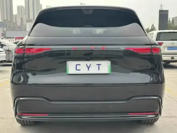 2026 Aito M6 с пробегом 3 000 км