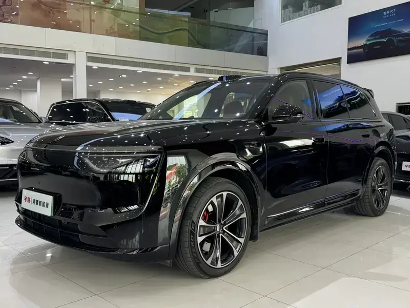 2025 Aito M8 с пробегом 17 000 км