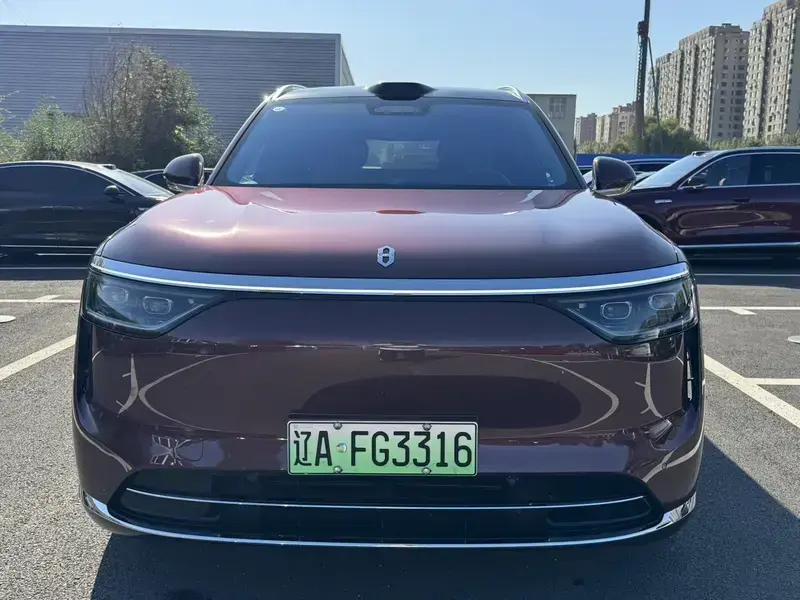 2025 Aito M8 с пробегом 10 000 км