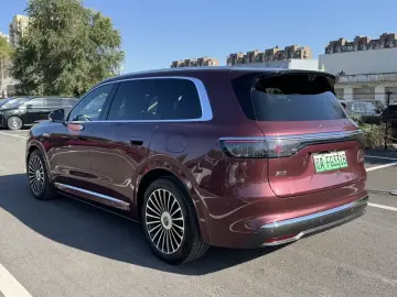 2025 Aito M8 с пробегом 10 000 км