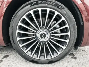 2025 Aito M8 с пробегом 33 000 км