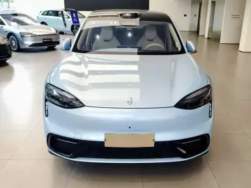 2026 Aito M6 с пробегом 7 800 км