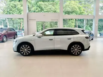 2026 Aito M6 с пробегом 7 800 км