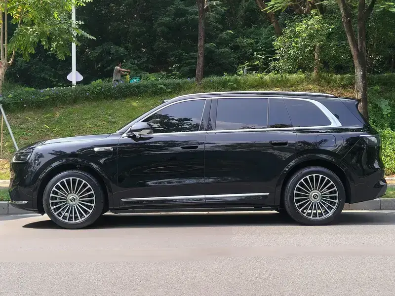 2025 Aito M8 с пробегом 21 000 км