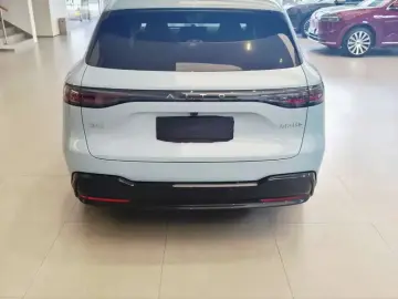 2026 Aito M6 с пробегом 7 800 км
