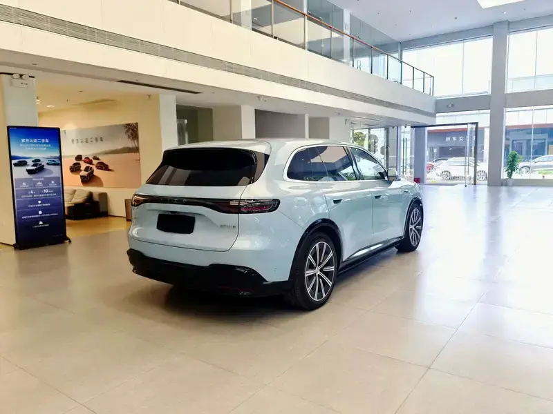 2026 Aito M6 с пробегом 7 800 км