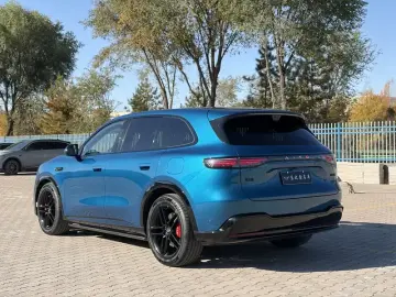 2026 Aito M6 с пробегом 8 000 км