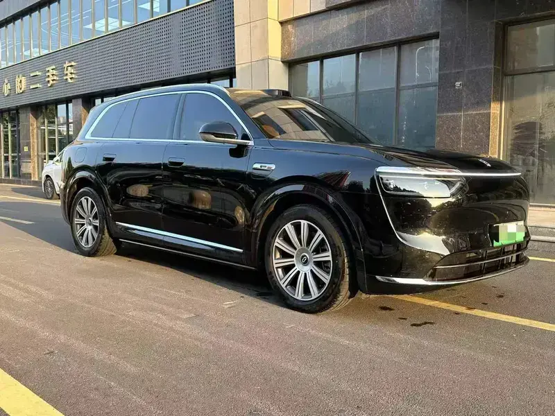 2025 Aito M8 с пробегом 38 000 км