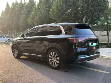 2025 Aito M8 с пробегом 38 000 км