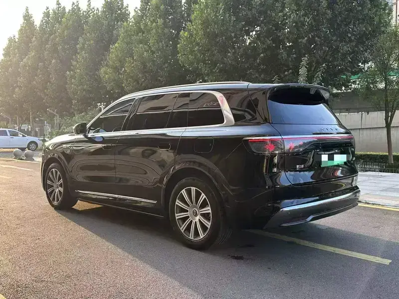 2025 Aito M8 с пробегом 38 000 км