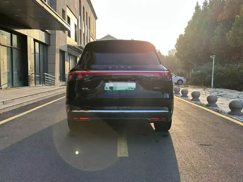 2025 Aito M8 с пробегом 38 000 км
