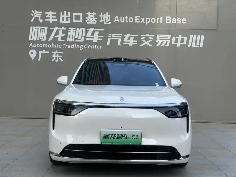 2025 Aito M8 с пробегом 17 000 км