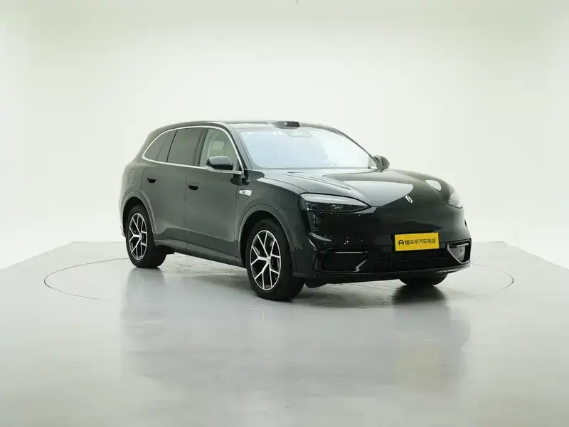 2026 Aito M6 с пробегом 9 700 км