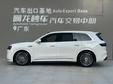 2025 Aito M8 с пробегом 17 000 км