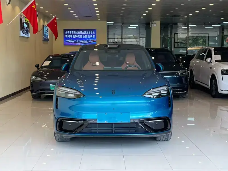 2026 Aito M6 с пробегом 3 000 км