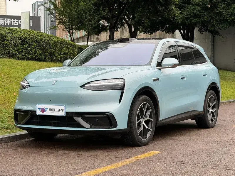 2026 Aito M6 с пробегом 12 000 км