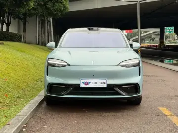 2026 Aito M6 с пробегом 12 000 км