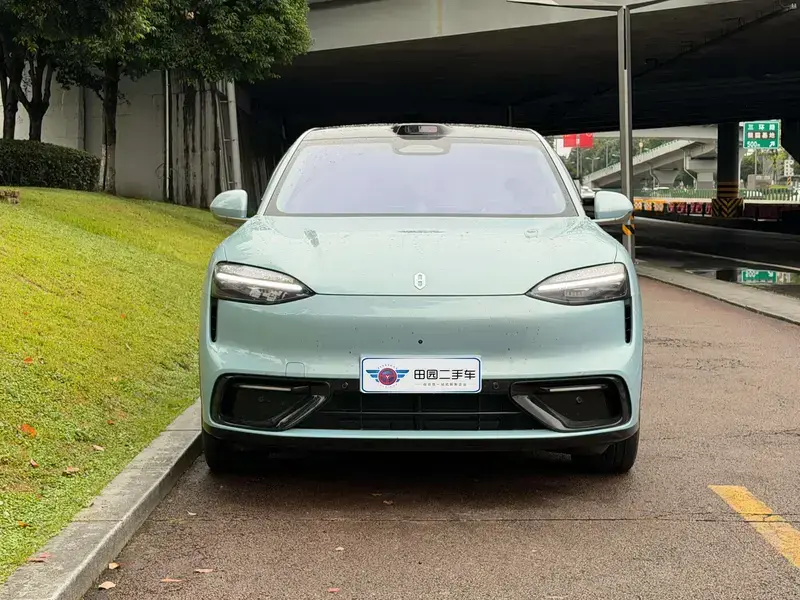 2026 Aito M6 с пробегом 12 000 км