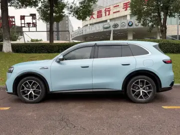 2026 Aito M6 с пробегом 12 000 км