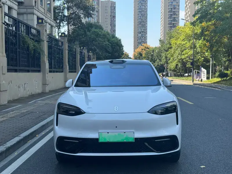 2026 Aito M6 с пробегом 2 300 км