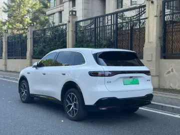 2026 Aito M6 с пробегом 2 300 км