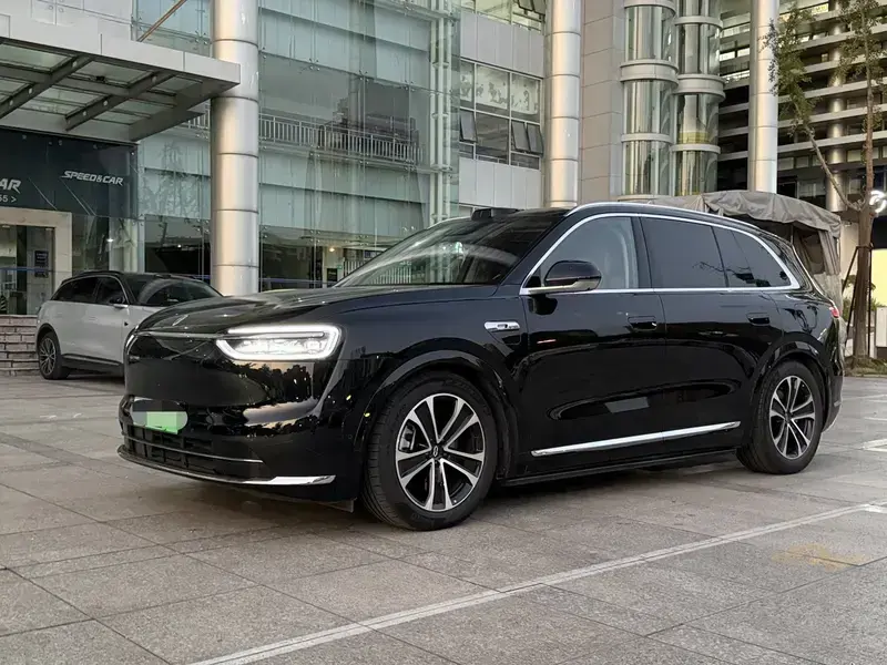 2026 Aito M7 с пробегом 8 000 км