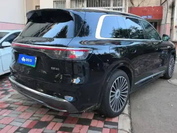 2025 Aito M8 с пробегом 24 000 км