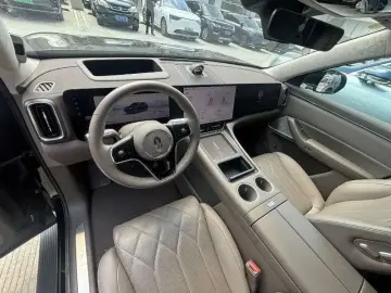2025 Aito M8 с пробегом 44 000 км