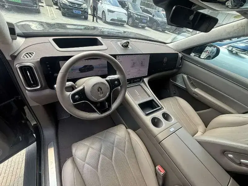 2025 Aito M8 с пробегом 44 000 км