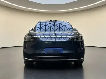 2025 Aito M8 с пробегом 5 200 км