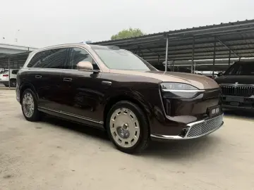 2026 Aito M9 с пробегом 100 км