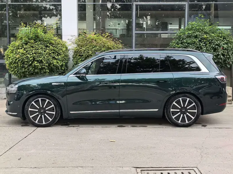 2024 Aito M9 с пробегом 17 000 км