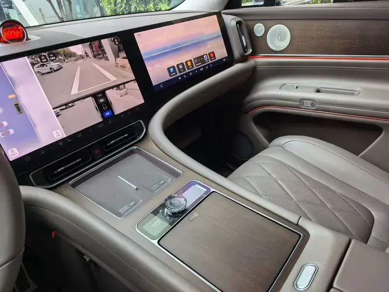 2024 Aito M9 с пробегом 17 000 км