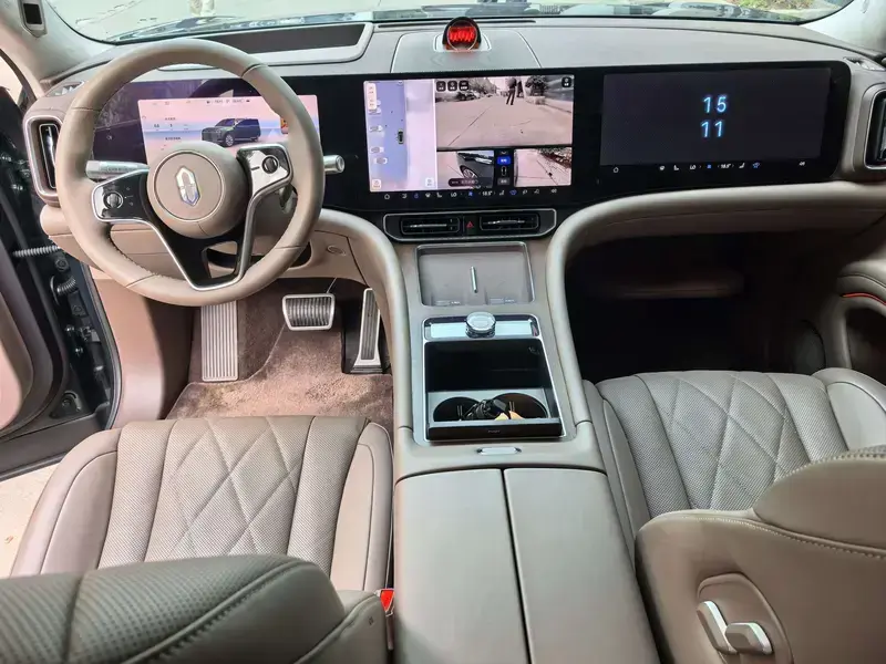 2024 Aito M9 с пробегом 17 000 км