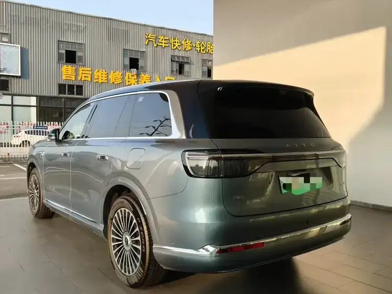 2026 Aito M9 с пробегом 3 000 км